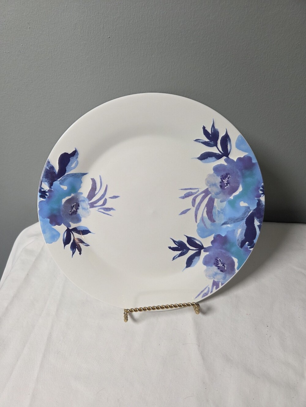 1 Orly Maison Plate Blue & Purple Flower Pattern 10 Inch Plate